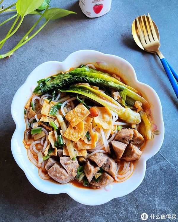 天冷,就爱这热乎乎的一锅,有肉有菜也有汤,好吃简单,过瘾极了