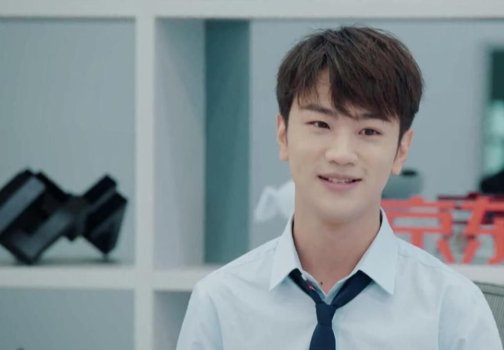 实习生|何旻哲能晋级纯属“黑幕”,带教律师的表情和杨天真的话耐人寻味