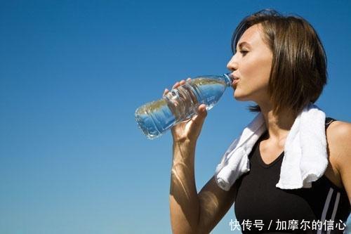 胃穿孔|3种水果''伤胃不浅'',你若常吃,胃将''烂''得更快,劝趁早戒掉