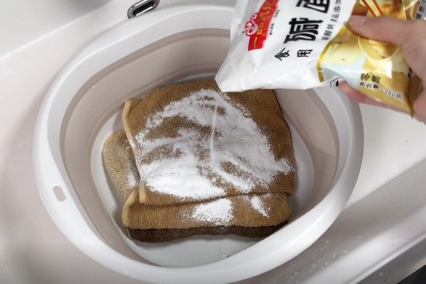 异味|毛巾用久了油腻发黄有异味，教你一招，洗完柔软又干净，没异味！