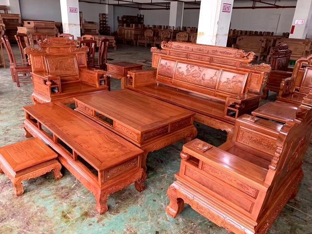 红木家具|越来越多人不买红木家具了,又土又难看!还不如花几千块钱这样弄