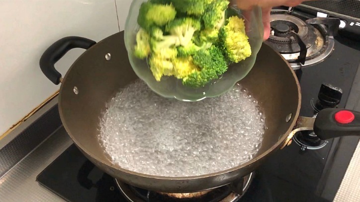 做法|西兰花这样做,用大鱼大肉都不换,做法简单,我家每周至少吃5顿