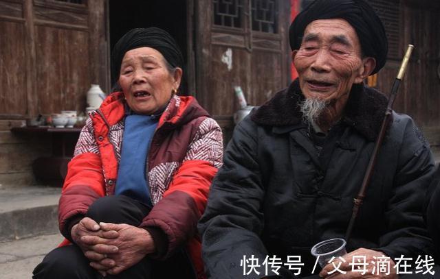 征兆|家里老人若出现4种征兆,子女要多留意,多陪伴他们