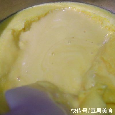 家常菜|#巨下饭的家常菜#巧克力冰皮月饼：乳香四溢的奶黄馅儿