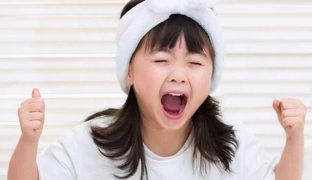 图图|如果孩子有3个特征,预示着他进入“仇亲期”了,要做好心理准备
