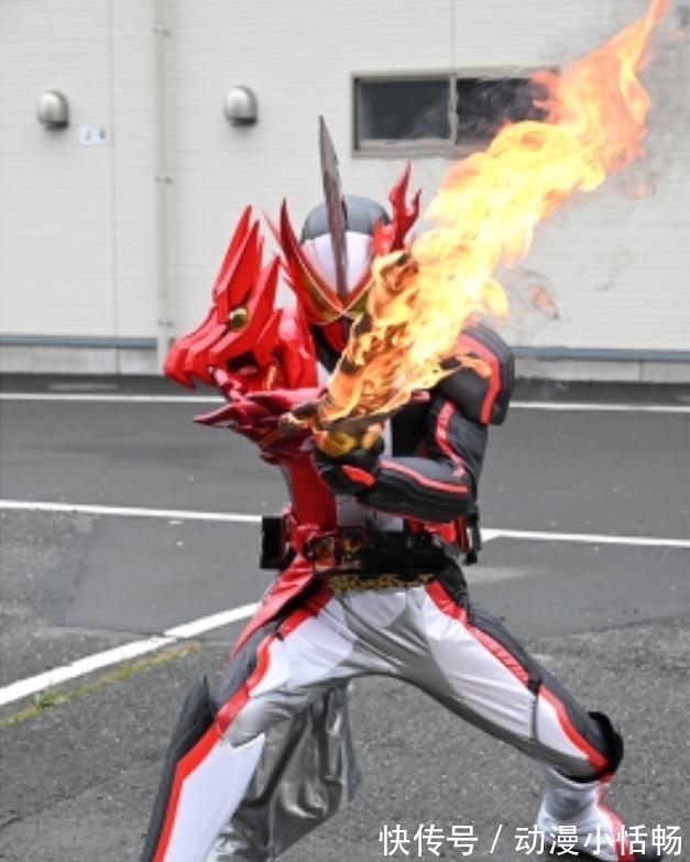假面骑士01|假面骑士圣刃第1集太香了!采用真“火”特效,二骑是最大亮点!