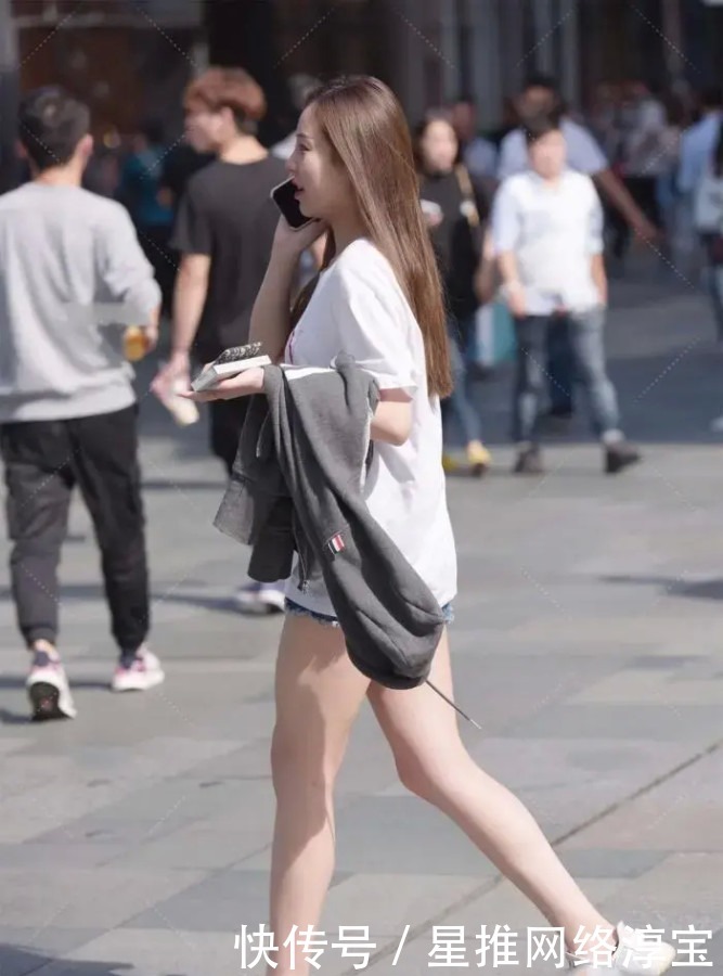 有美一人,清扬婉约,男友风宽松短袖配牛仔短裤的青春温婉穿搭