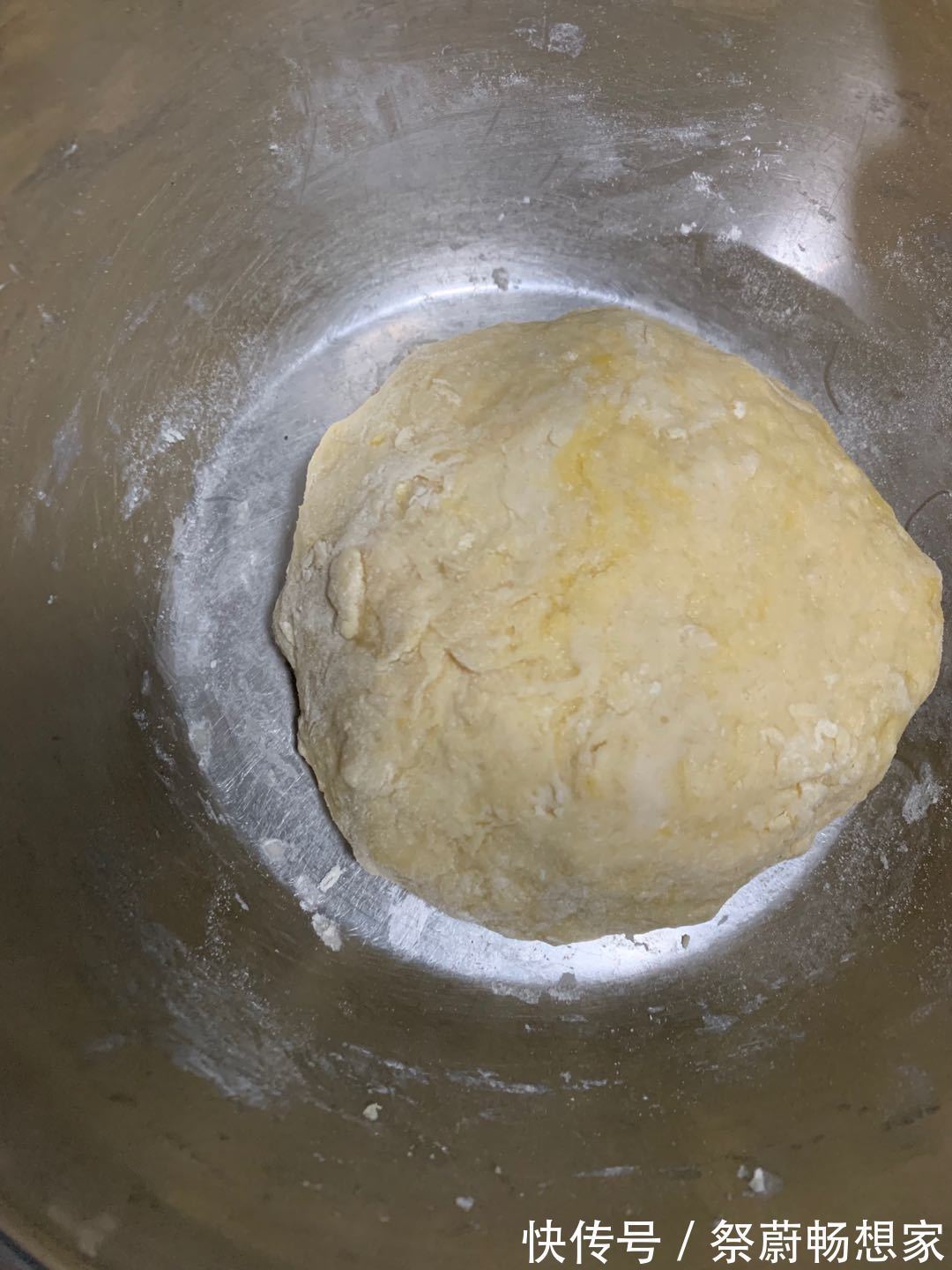 家庭自制油炸甜麻花 蓬松饱满 绵软香甜 好吃到停不下来