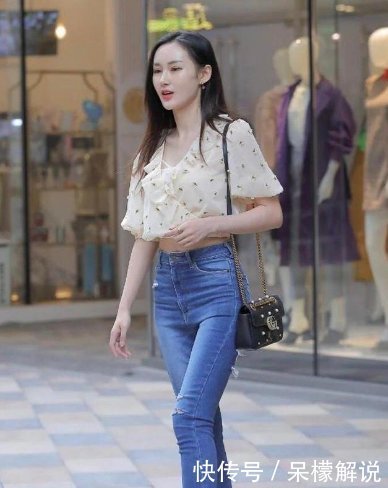 美女|微胖的牛仔裤美女最能展现出腿部的线条之美