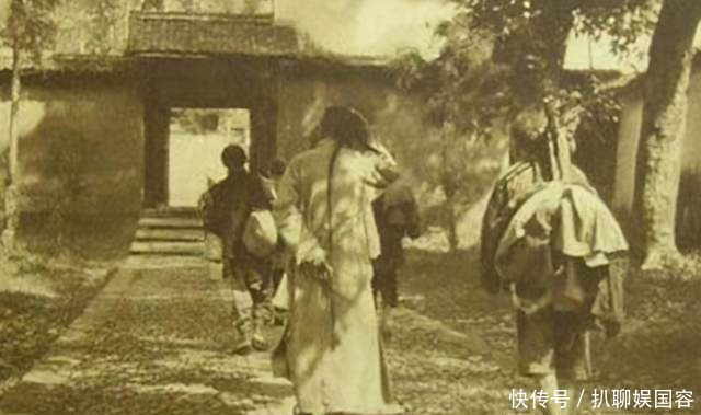 古代考生盘缠丰厚，为何土匪不打劫？土匪：你不看他腰间绑啥？