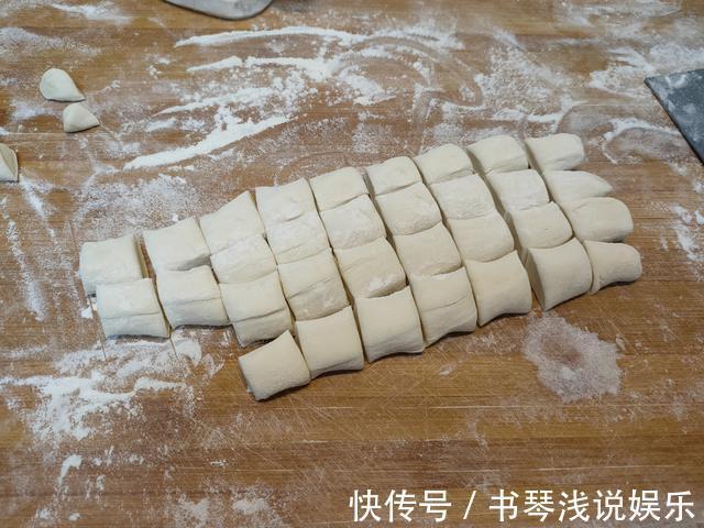 韭菜馅|做韭菜馅饺子,调料别乱放,只加“两味料”,馅料鲜香特好吃