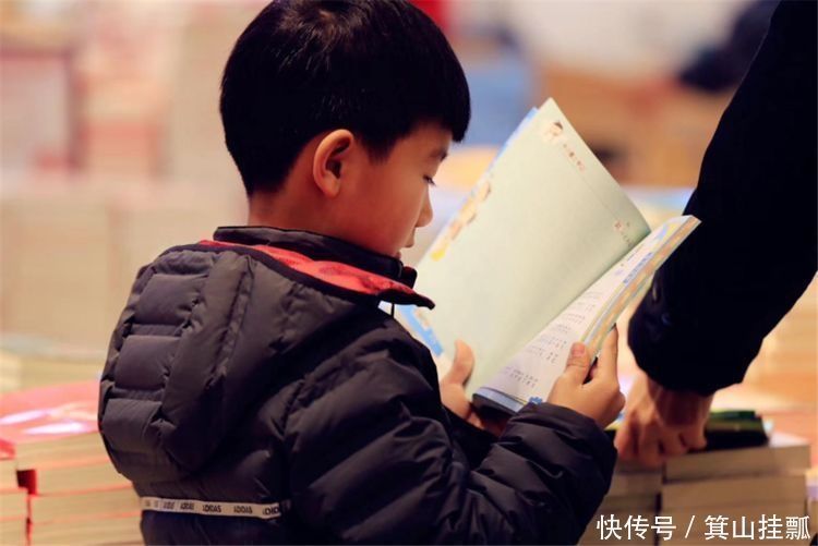 老师|孩子罚抄名字100遍,一个孩子5分钟写完,另一个却熬到深夜