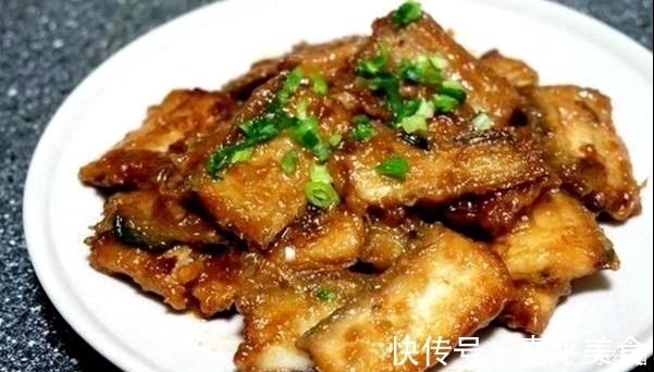 煎带鱼一碰就碎？多1步多等15分钟，煎出两面金黄的完整带鱼