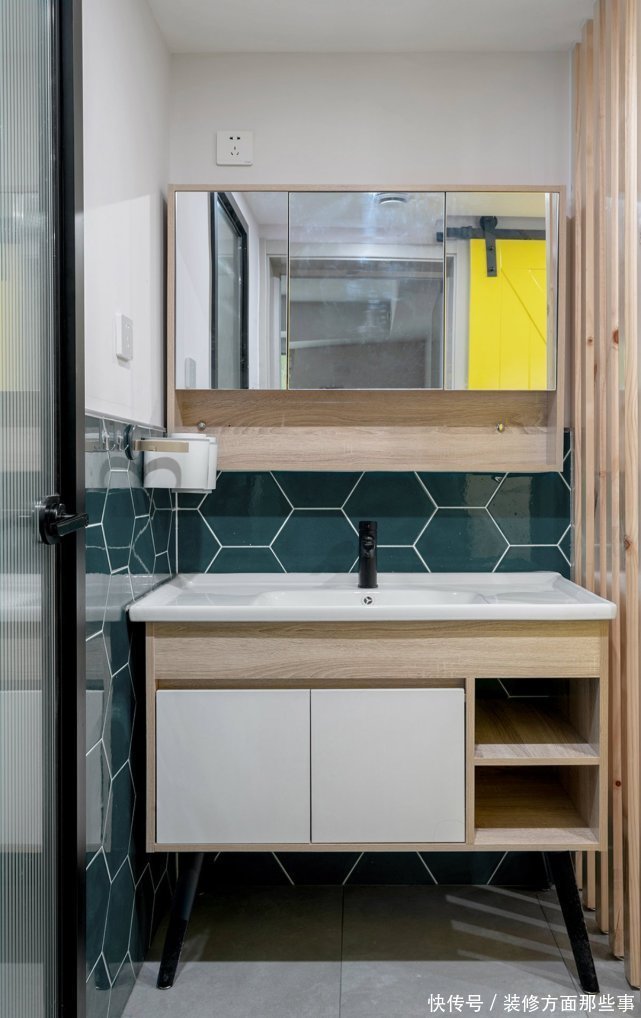 主卧|75平日式风二居室,g景的布局,让客厅开阔明亮起来感