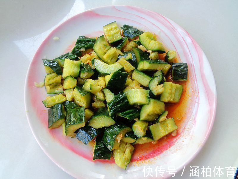 腊肉|我家五一大假过节饭，花钱不多，家人吃得开心，网友说仪式感真强