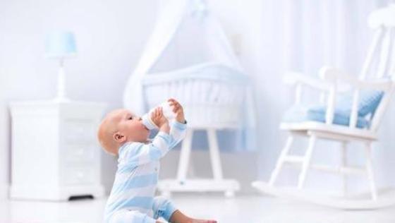 母乳|从小喝“母乳”和“奶粉”的孩子有区别么不仅有,还影响到成年