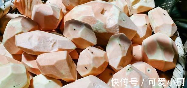 晒红薯干,牢记“三蒸三晒”,红薯干软糯不发硬,比买的还好吃