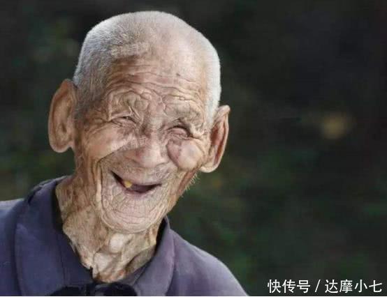 104岁老人暴露长寿秘诀既吸烟又喝酒,他却唯独不“沾”这件事