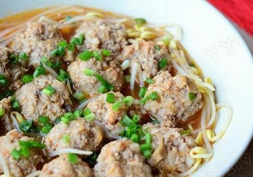 美食推荐：孜然烤香菇，酸汤辣猪手，酸汤丸子，青椒炒山药的做法