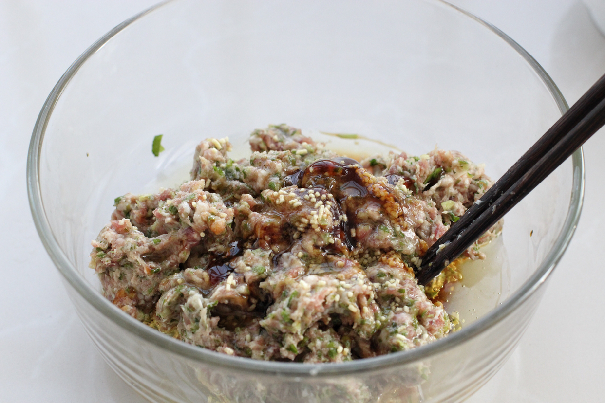 馄饨换个做法,连吃一周也不腻,酥脆美味有营养,老公孩子都喜欢