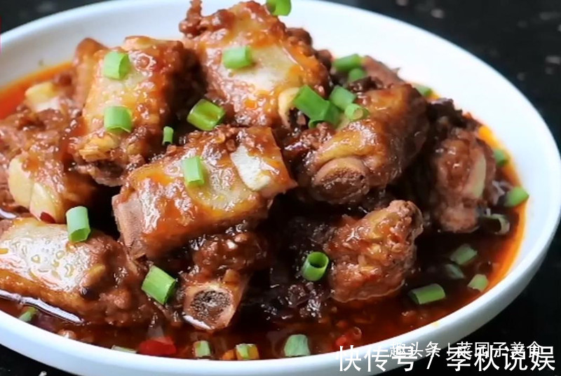 鲜嫩|厨娘教你排骨最好吃做法，出锅香味四溢，鲜嫩多汁，吃一次就爱上
