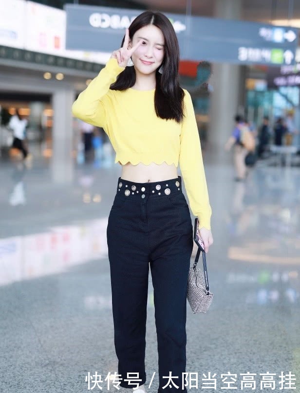 柠檬精|孟子义故意穿“童装”走机场,这漫画腰绝了,女生酸成柠檬精!