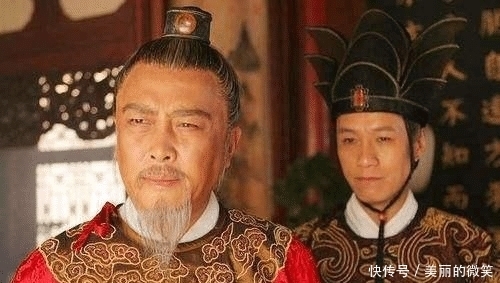 皇帝给郭子仪升官,听完圣旨郭子仪却惊恐道:若接旨,我家必灭族