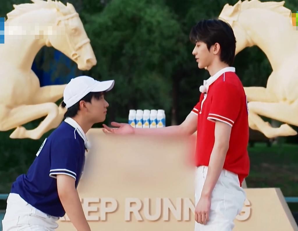 郭麒麟|鄭愷推郭麒麟下水,蔡徐坤的反應(yīng),暴露兩人真實關(guān)系