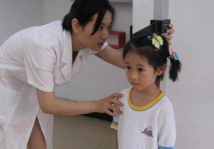 长期|孩子的身体进入'猛长期',会发出3个信号,家长要做好这些事