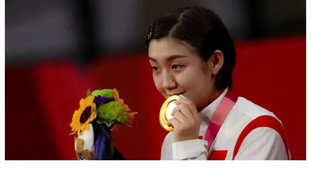 現實|譚飛脫口秀｜當代影視創作者擅長消費現實，卻很少正視現實