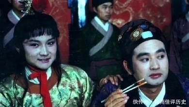 黛玉嘲讽宝玉,其实骂的是香菱?“假作真时真亦假”谜题已破解