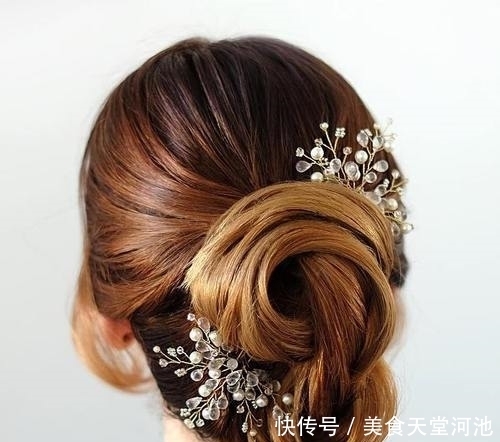 2021结婚季！33个优雅新娘的别致婚礼发型