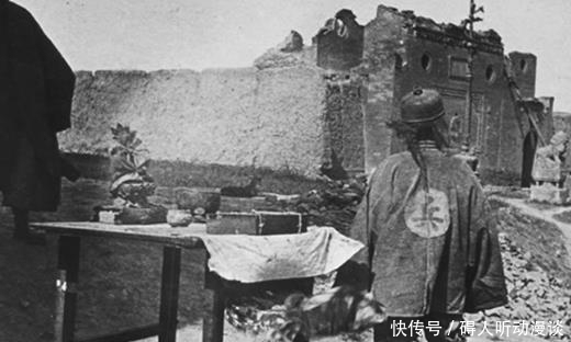 大气|清朝老照片:保姆抱着小贝勒逛花园,慈禧母亲唯一照片高贵大气!