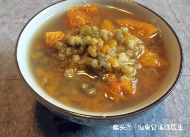 通便|绿豆汤被称为“万能解药”，煮绿豆时加2物，润肠通便，控制血糖