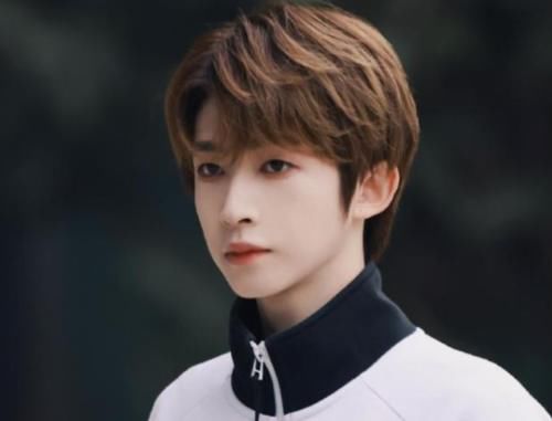 酷boy刘宇私下秀绝活，看清手中的道具，网友：刘老根舞台欢迎你