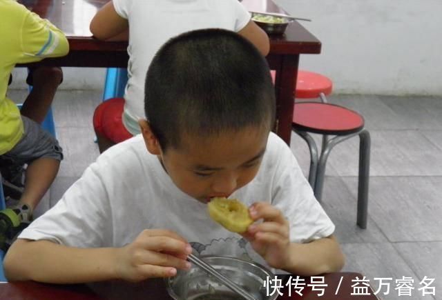 乐乐|6岁男娃脾虚发育停止,儿科医生查明原因,怒斥家长不配做父母