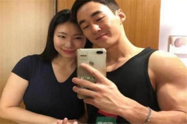 阿姨|42岁阿姨倒追25岁帅小伙,结婚后生下双胞胎,看似偶然实则是自律