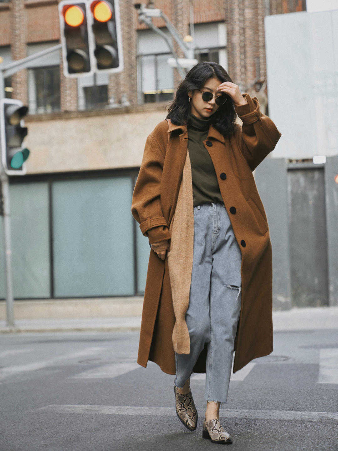 搭配 高级棕怎么穿更高级?看看这些搭配方式,经典时髦又显气质