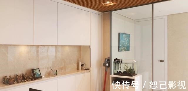 玄关区|入户无玄关，用玻璃门围起来一个多功能玄关区，从无到有很容易