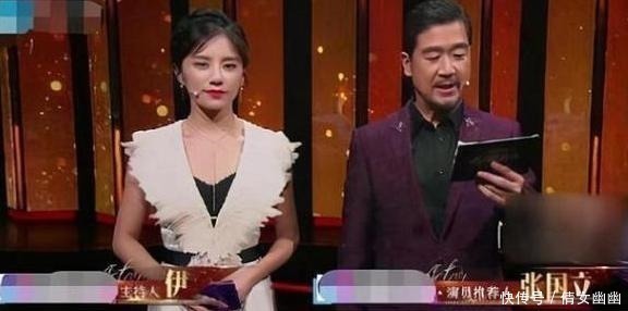 失誤|知名女主持現(xiàn)場失誤，漏穿一件衣服，一旁的張國立60分鐘沒轉頭！