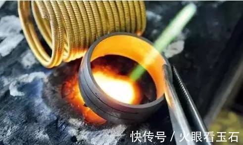 金汞齐|新买的黄金戒指,没戴多久就变白了,难道是假黄金吗?