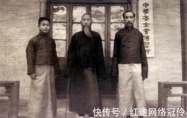 老头|日本武术国手看不起中国功夫,让一个瘦老头几拳打半死