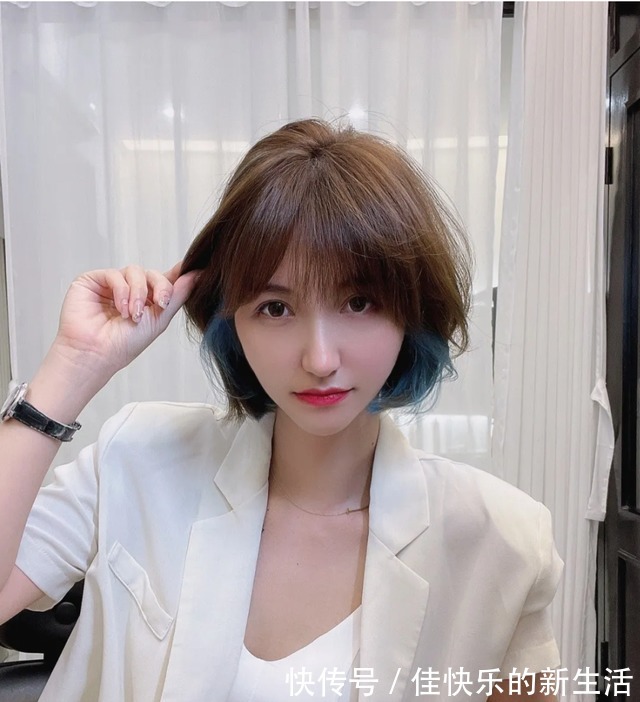洋气 40岁左右的女性,发型这样剪,时尚年轻不老气!