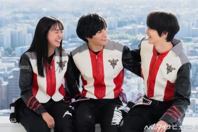 德凯|奥特曼:戴卡变德凯,梅加洛杰厄第二形态气势十足