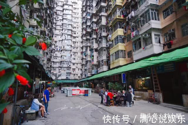 香港|香港人到底住得有多挤居民楼长得像“怪兽”，内地游客不羡慕