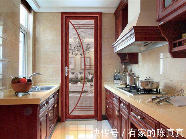 一日三餐|厦门装修设计,厨房门怎么选择才好?
