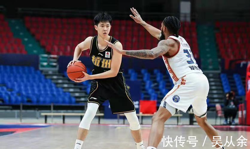 冯欣|22分大胜,胡金秋振臂高呼!辽宁别高兴太早,联赛第1还有悬念