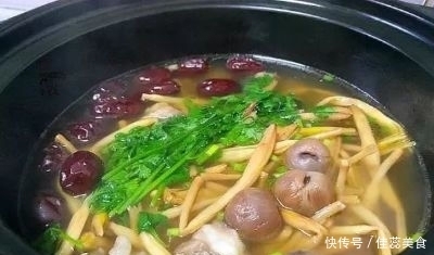 失眠最怕這道湯，隔2天喝1碗，一覺睡到自然醒，想睡不著都難