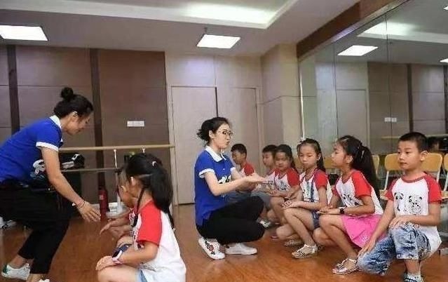 技能|宝宝3岁前能学会这三种技能,说明妈妈很负责,你教过几种