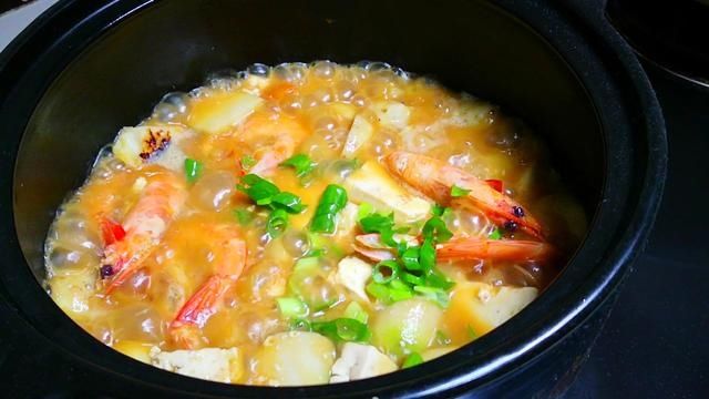 西红柿|入秋了，多吃这道炖菜，少油少盐营养高，热热乎乎一大锅，太香了